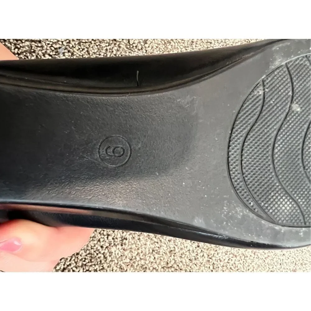CentroPoint women’s size 9 wedge heel slip ons
